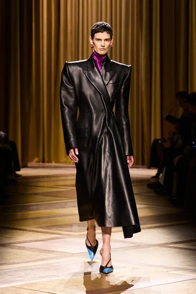 Look 49
